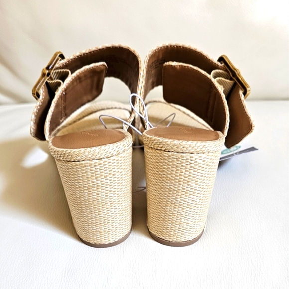 *Universal Thread Women's Bristol Mule Heels, Beige (Tan) Size 10 - Picture 3 of 5